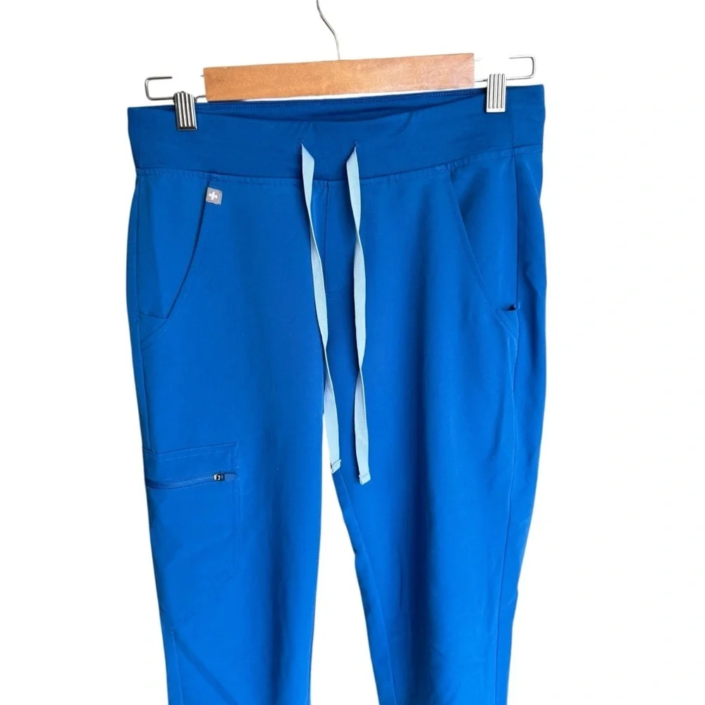 FIGS - Matching Scrub Set Casma Top + Zamora Jogger Pants Technical Collection